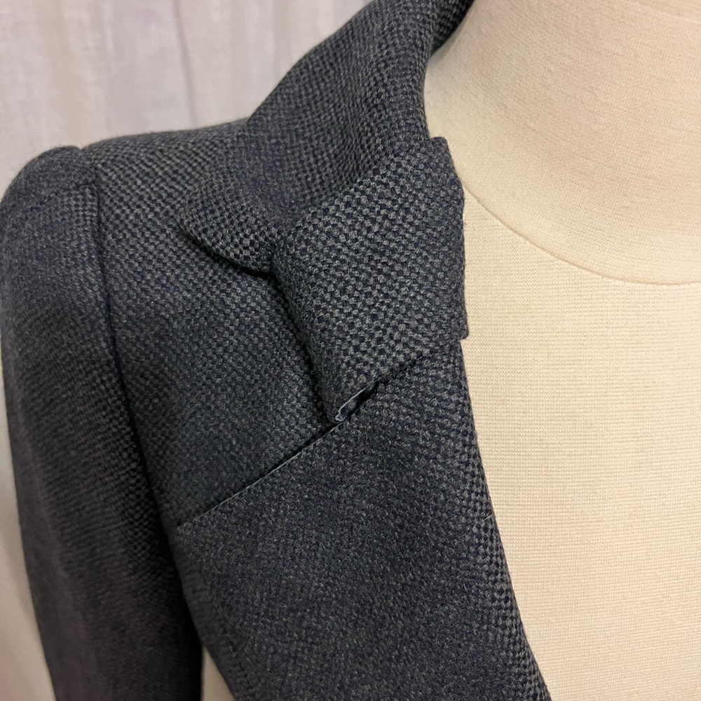 Armani Collezioni vintage 100% wool blazer size 4 made in Italy